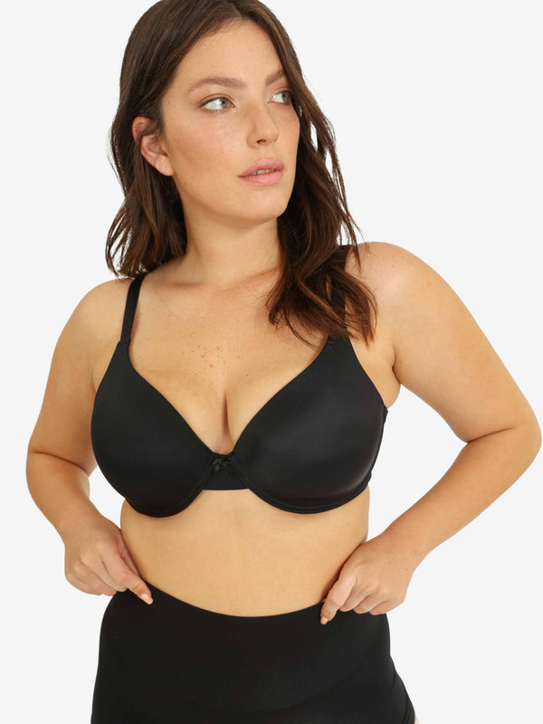 חזיה שחורה במידה גדולה